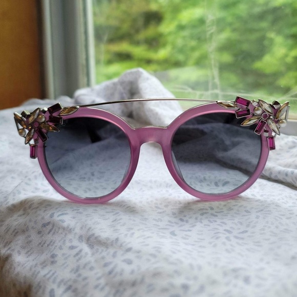 ❌SOLD❌Pre-loved Jimmy Choo Sunglasses with crystals in pink - Picture 7 of 8